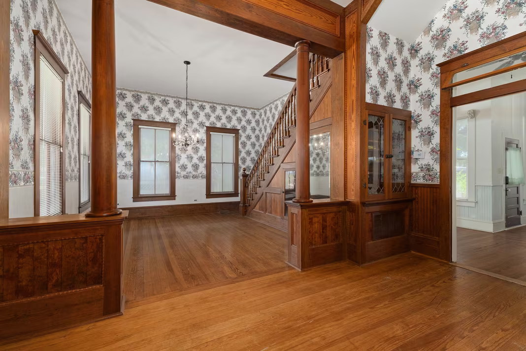 Photo 5 of 415 Peabody Street, Brenham, TX