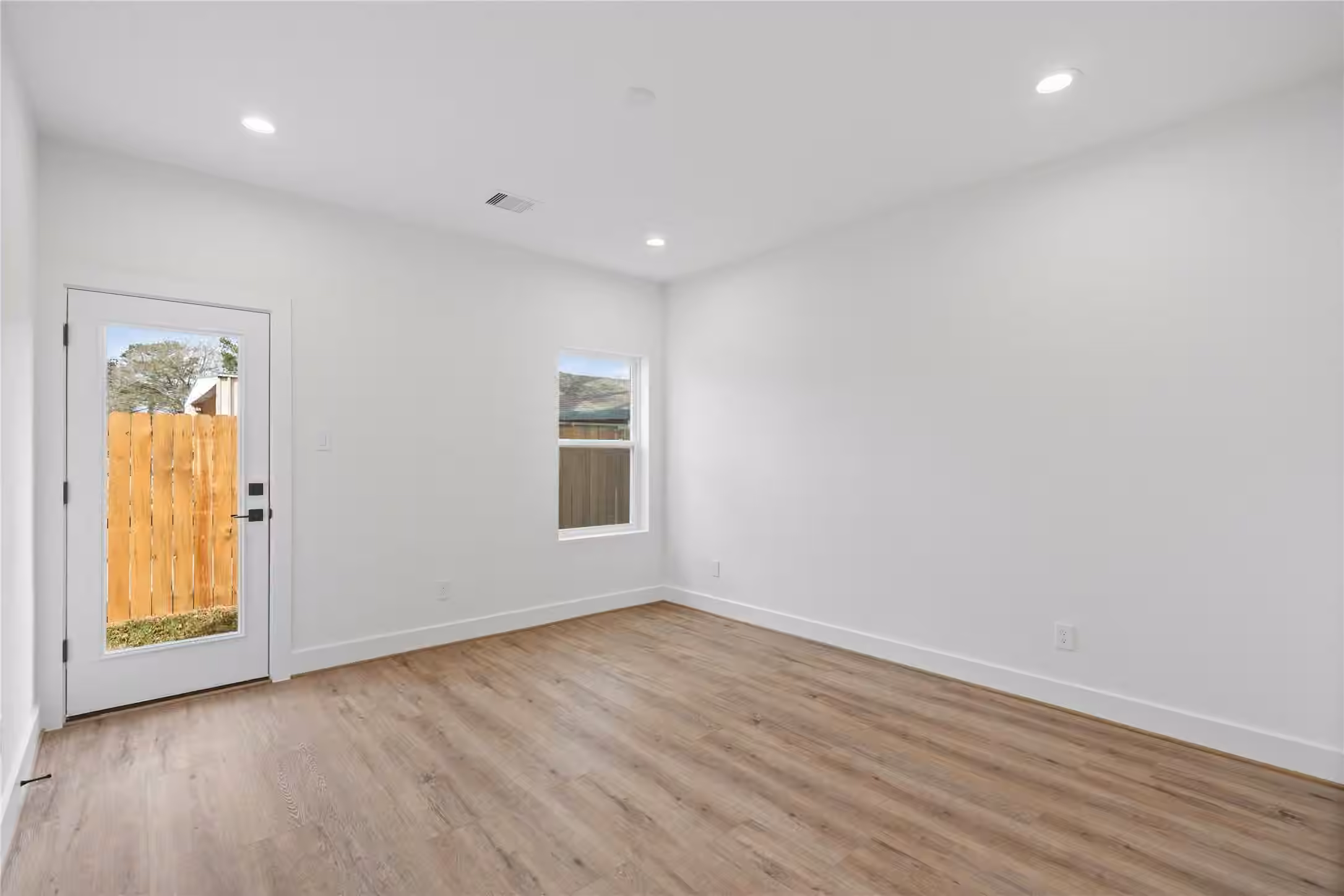 Photo 7 of 826 Curtin Street F, Houston, TX