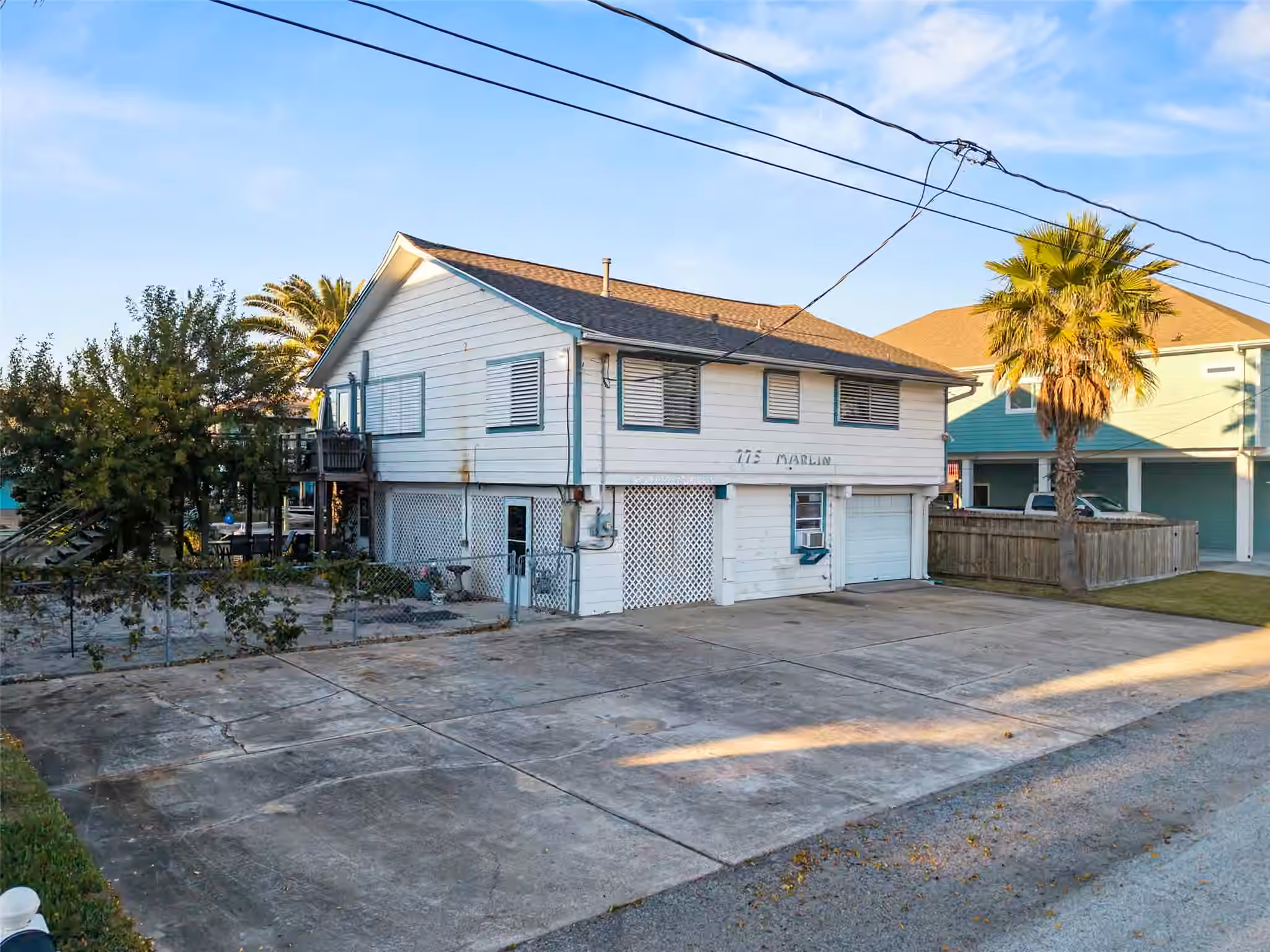 Photo 4 of 775 Marlin Street, Bayou Vista, TX