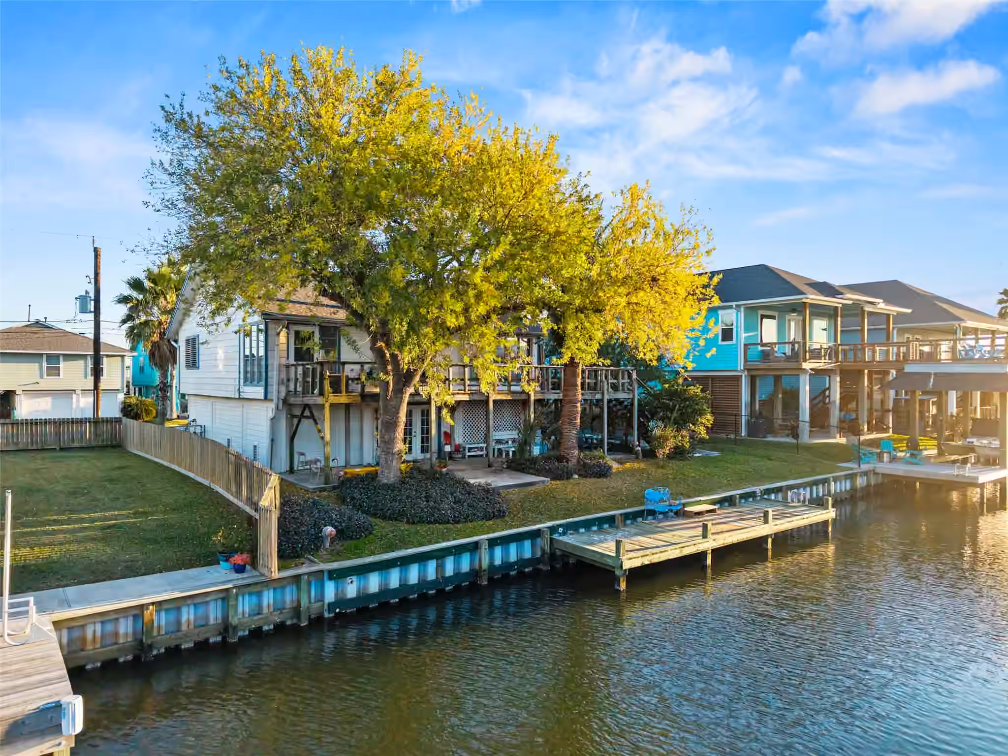 Photo 5 of 775 Marlin Street, Bayou Vista, TX