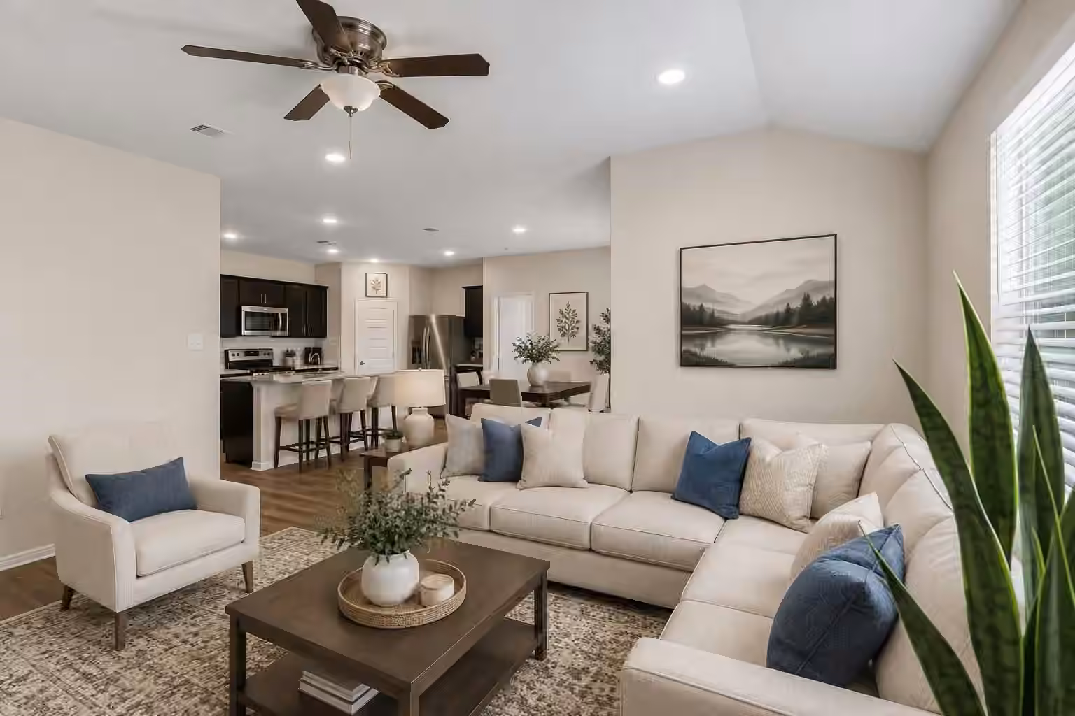 Photo 7 of 927 Petunia Falls Lane, Rosharon, TX