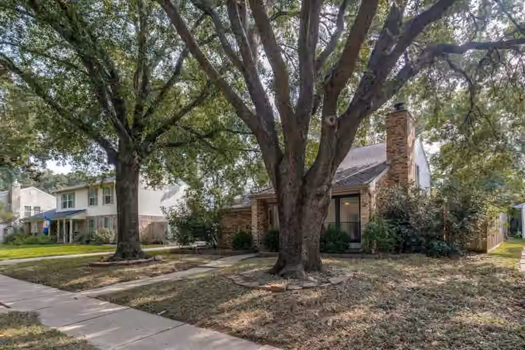 Photo 3 of 8214 Pine Falls Drive, Houston, TX