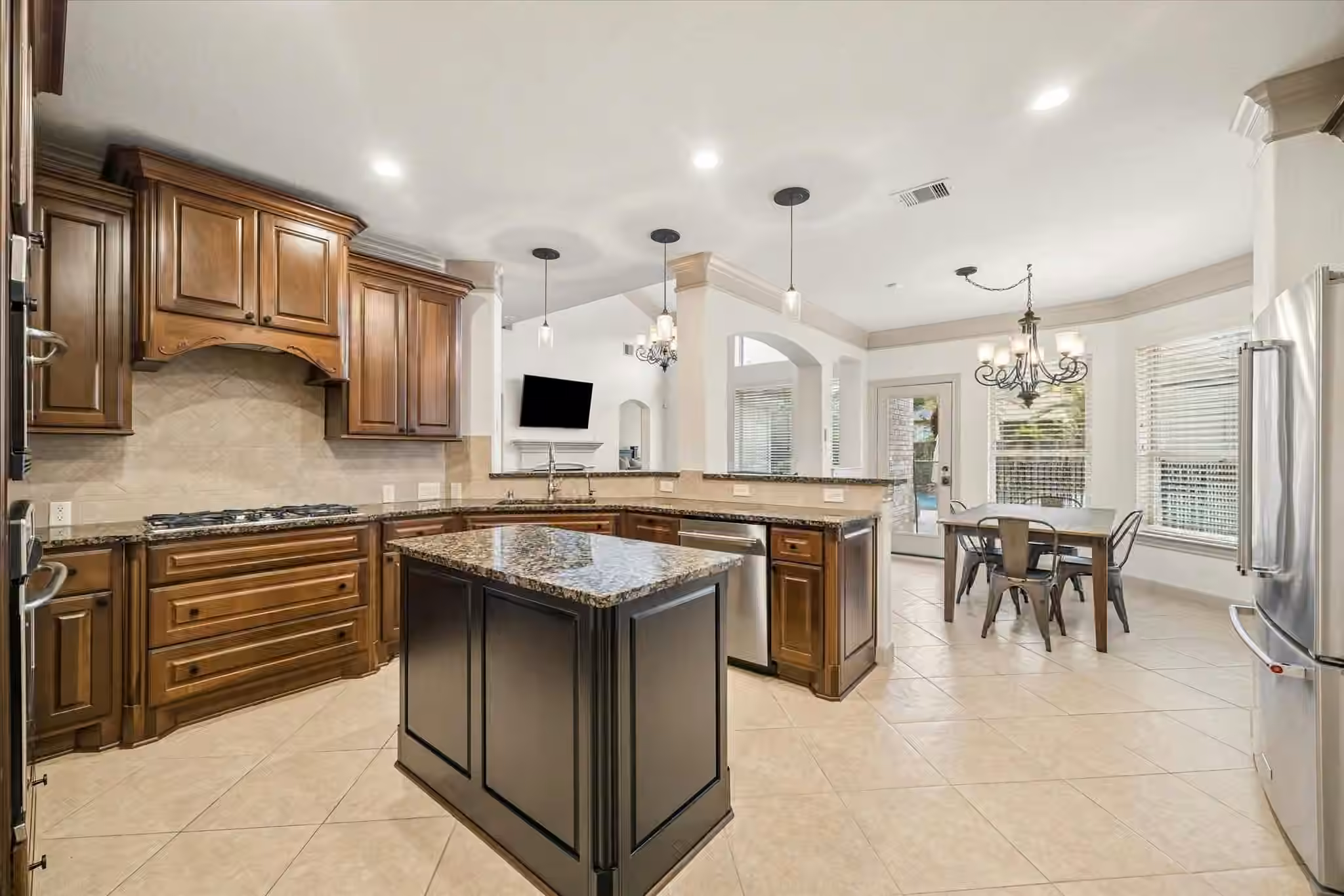 Photo 3 of 5919 Majestic Pines Drive, Kingwood, TX
