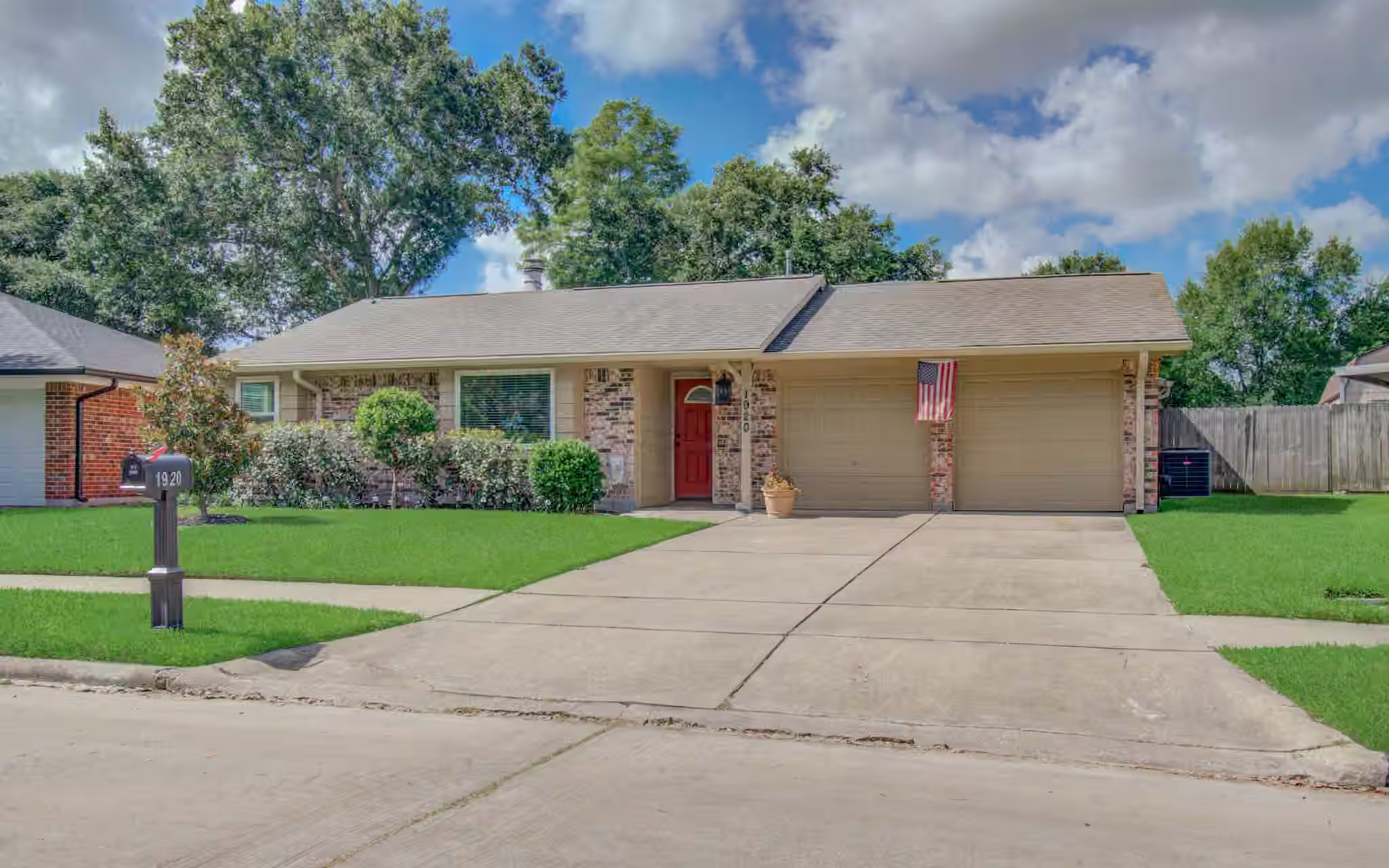 Photo of 1920 Lazy Creek Lane, Pearland, TX