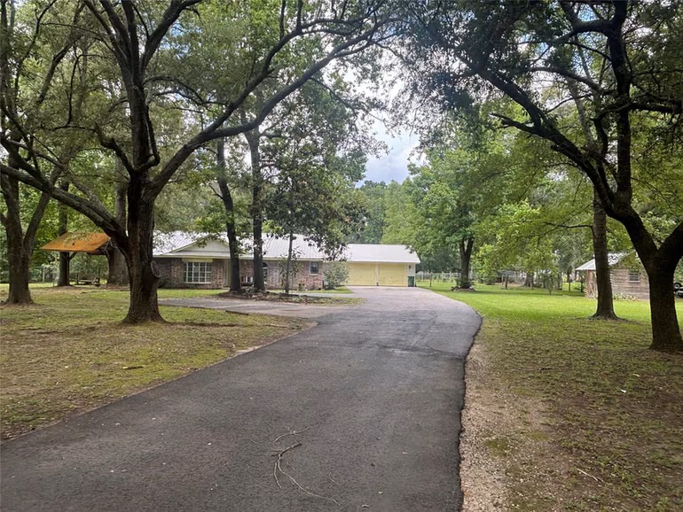Photo of 2 Magnolia Lane, Huffman, TX