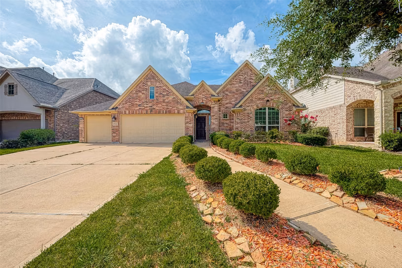 Photo of 7122 Fall Creek Lane, Missouri City, TX 77459