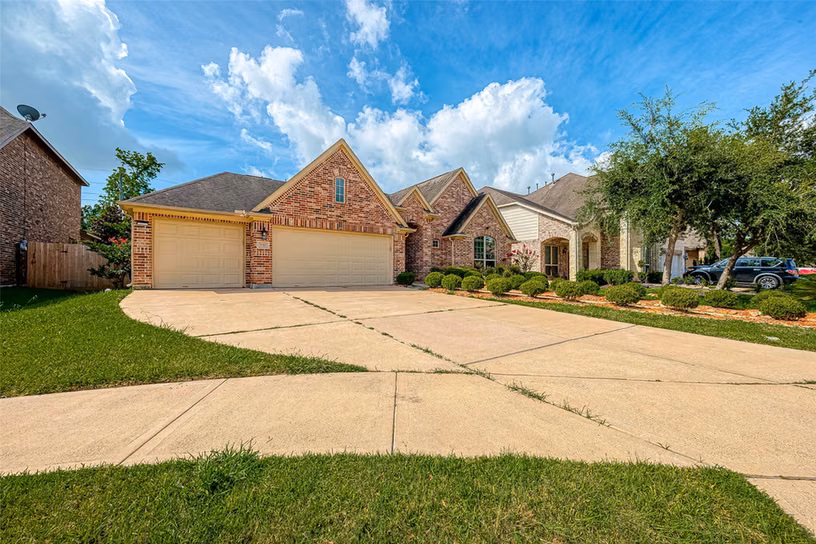 Photo 2 of 7122 Fall Creek Lane, Missouri City, TX