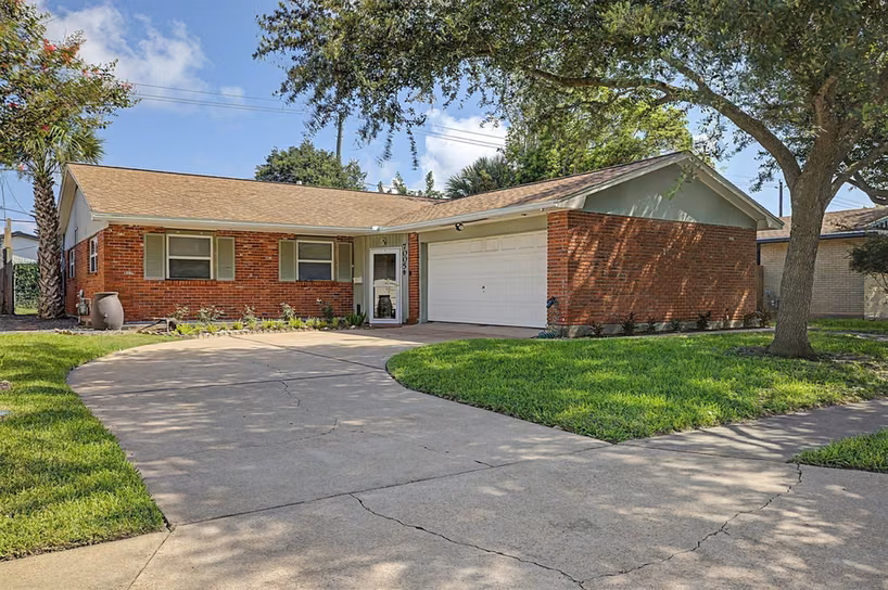 Photo of 7005 Youpon, Galveston, TX