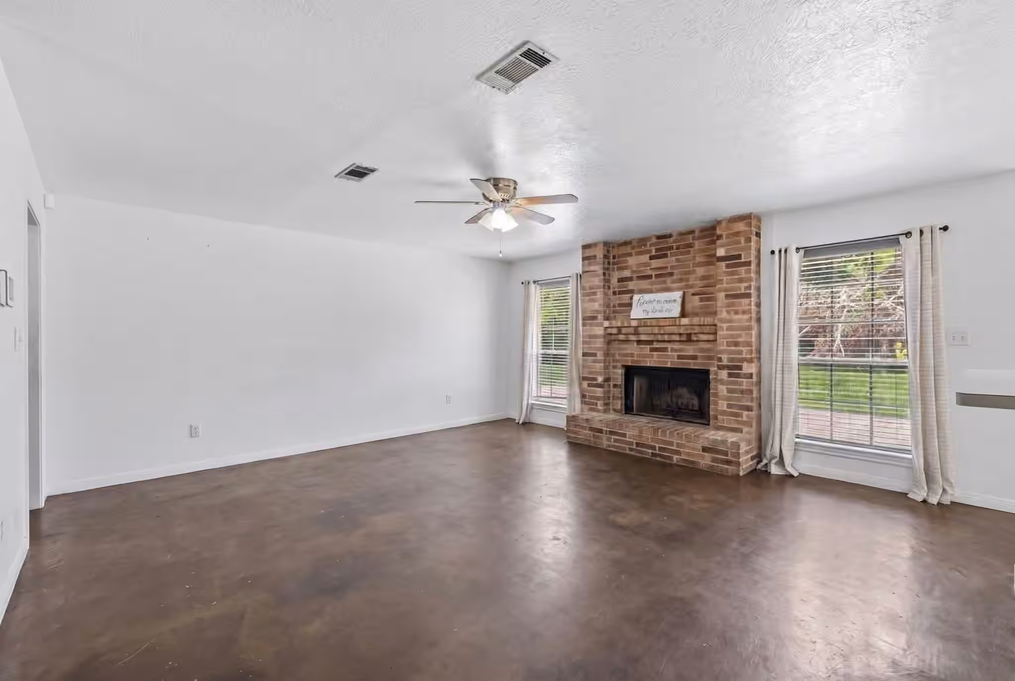 Photo 2 of 9830 Ellen Street, Baytown, TX