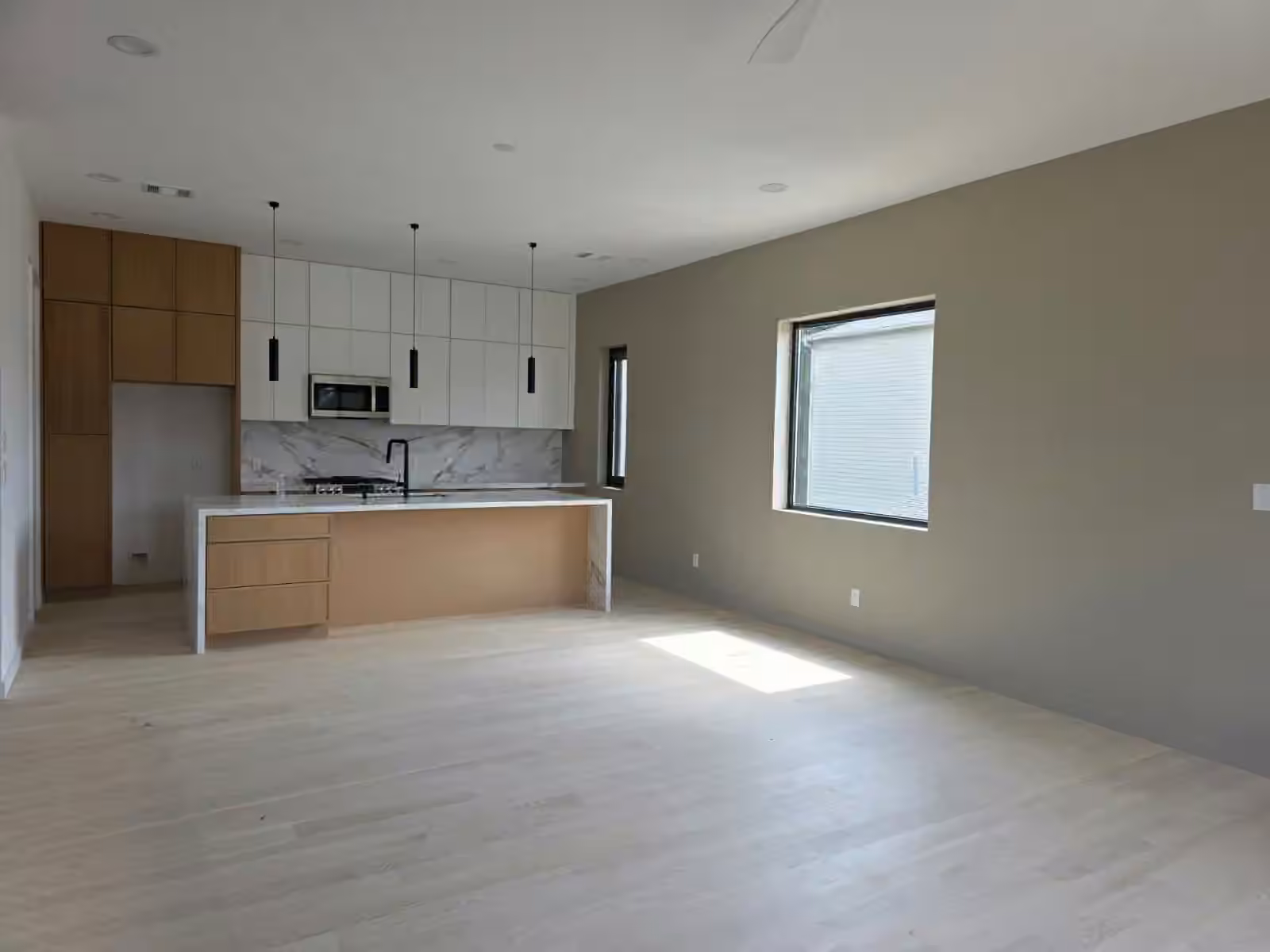 Photo 2 of 4125 Marina St, Houston, TX