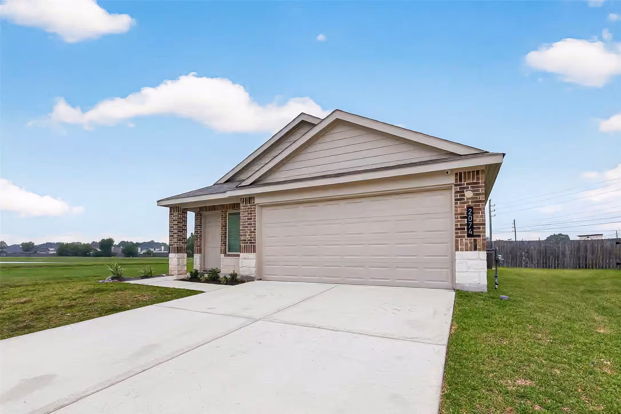 Photo 4 of 2074 Legacy Hills Drive, Houston, TX