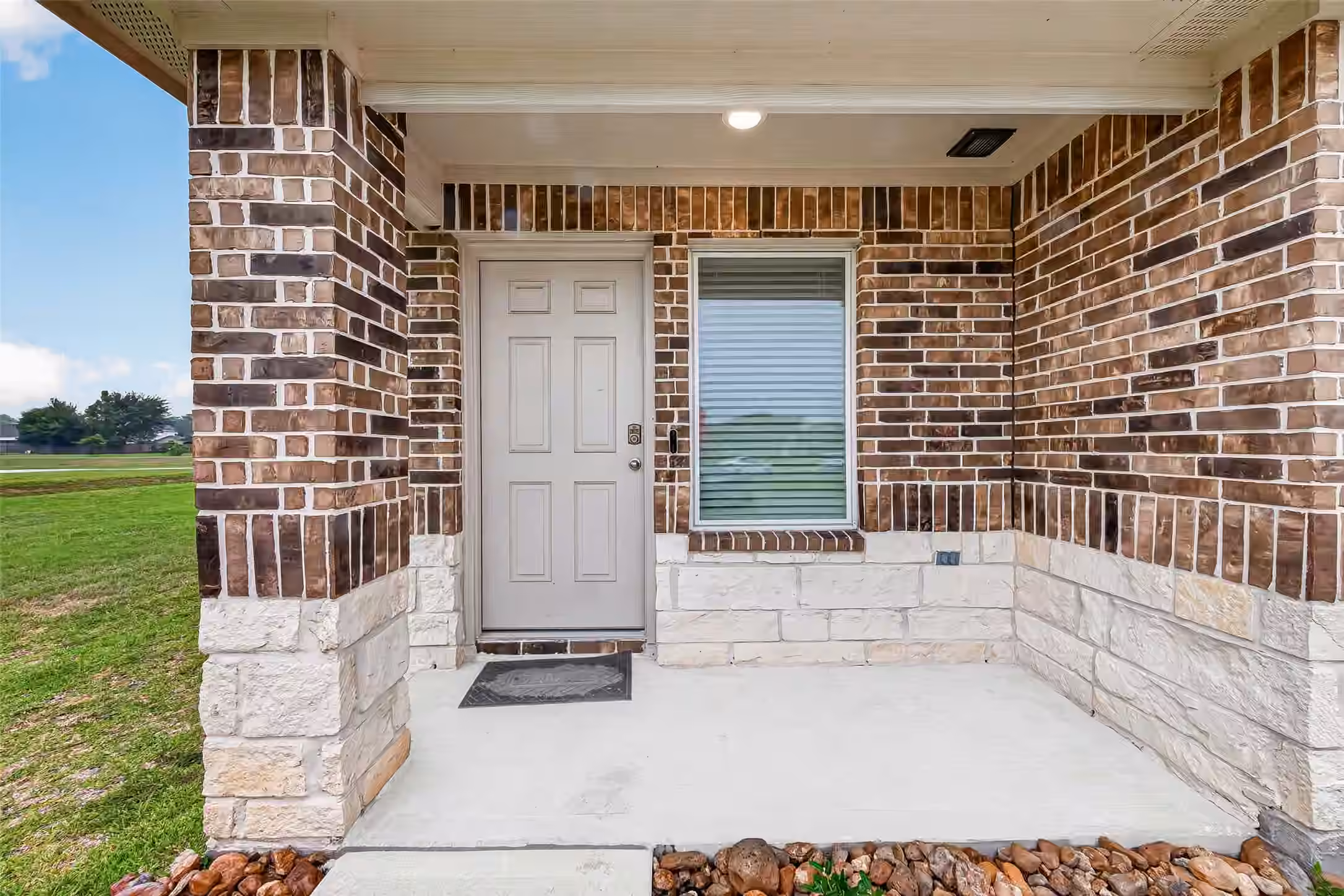 Photo 6 of 2074 Legacy Hills Drive, Houston, TX