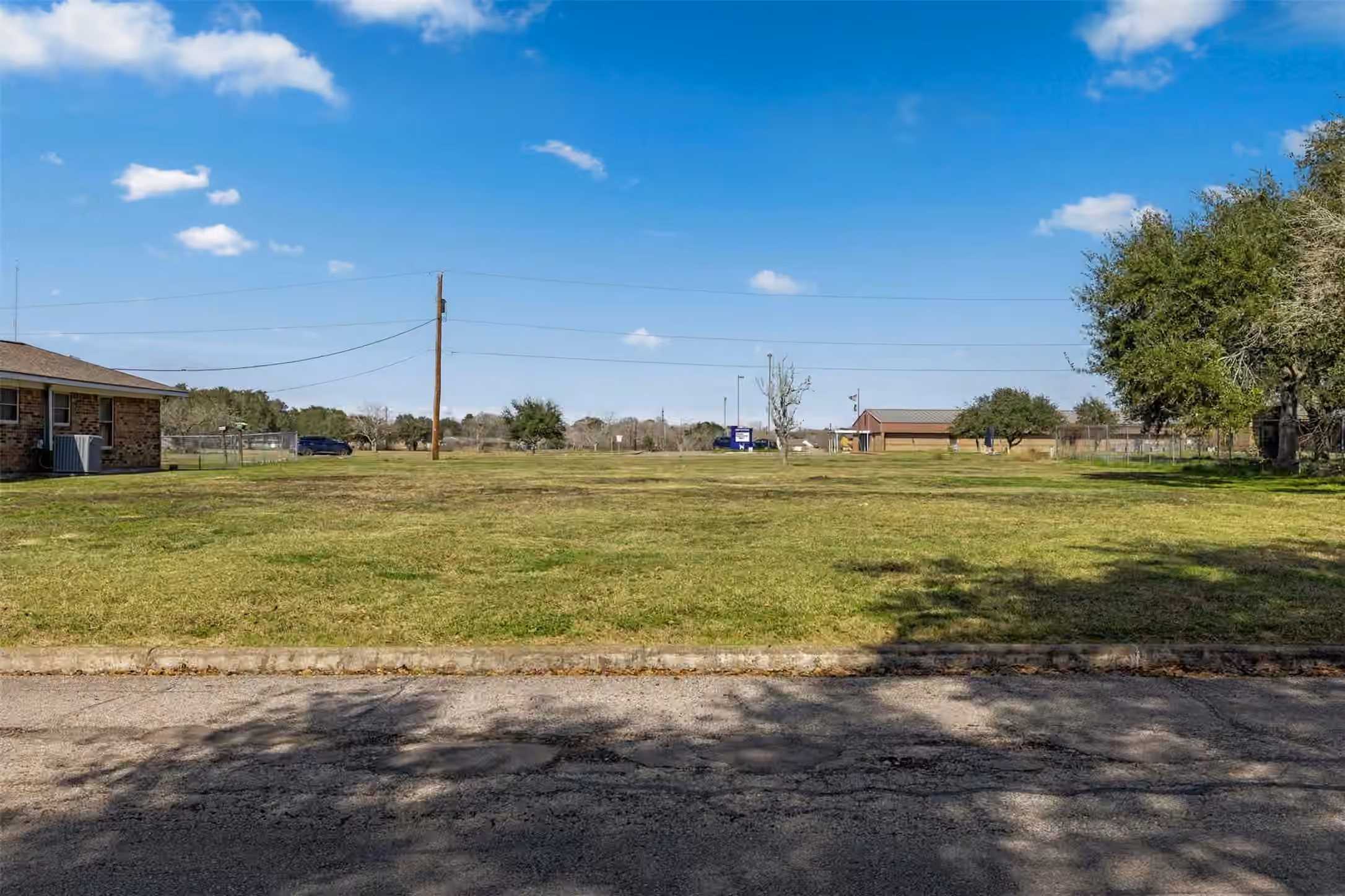 Photo 7 of 727 Partridge Lane, Eagle Lake, TX