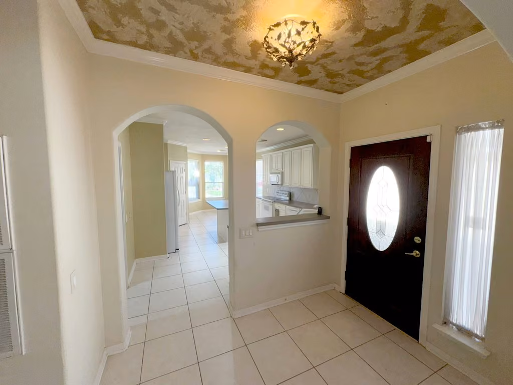 Photo 3 of 51 N Country Gate Circle, Conroe, TX
