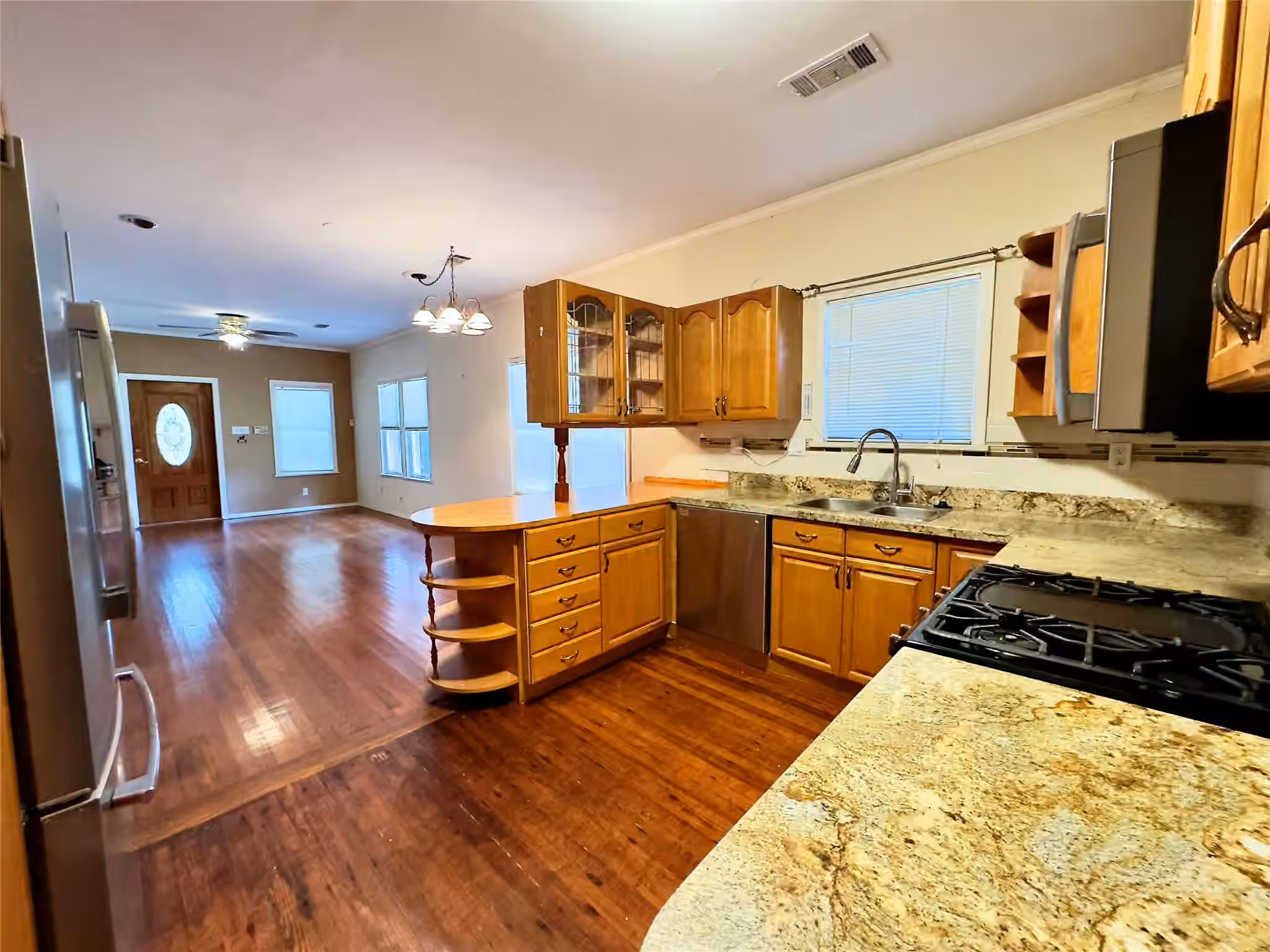 Photo 6 of 2614 Beauchamp Street, Houston, TX