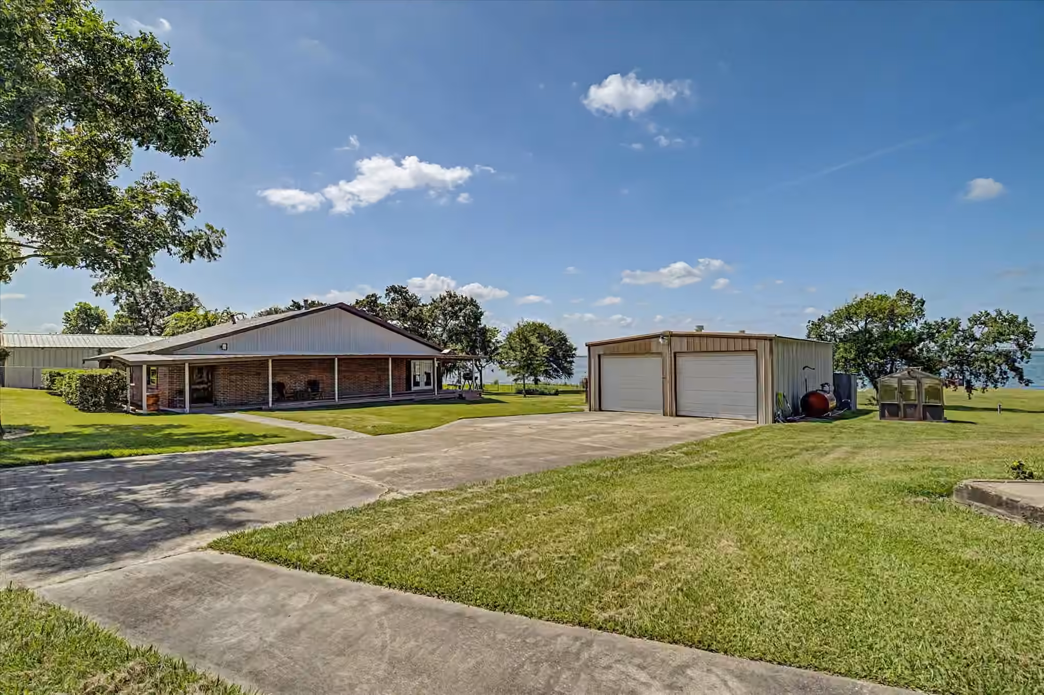 Photo 5 of 1730 Hillcrest Street, Baytown, TX