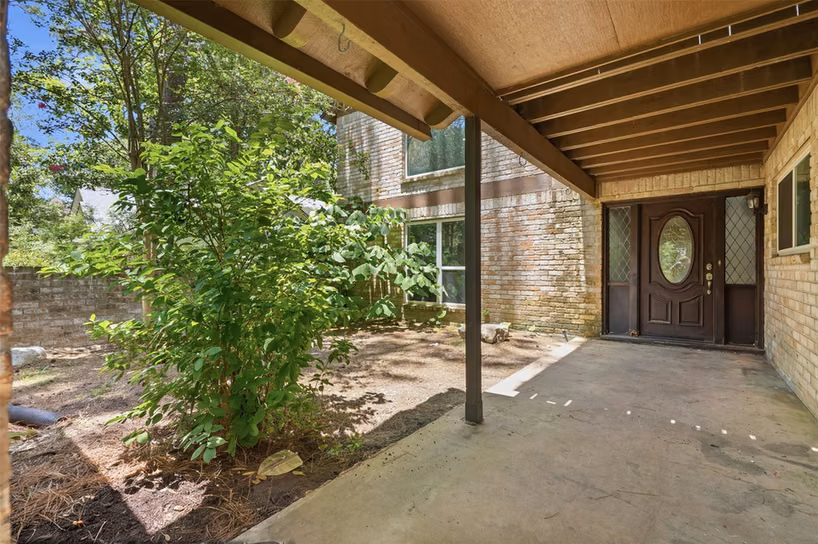 Photo 4 of 6618 Stoney River Drive, Spring, TX