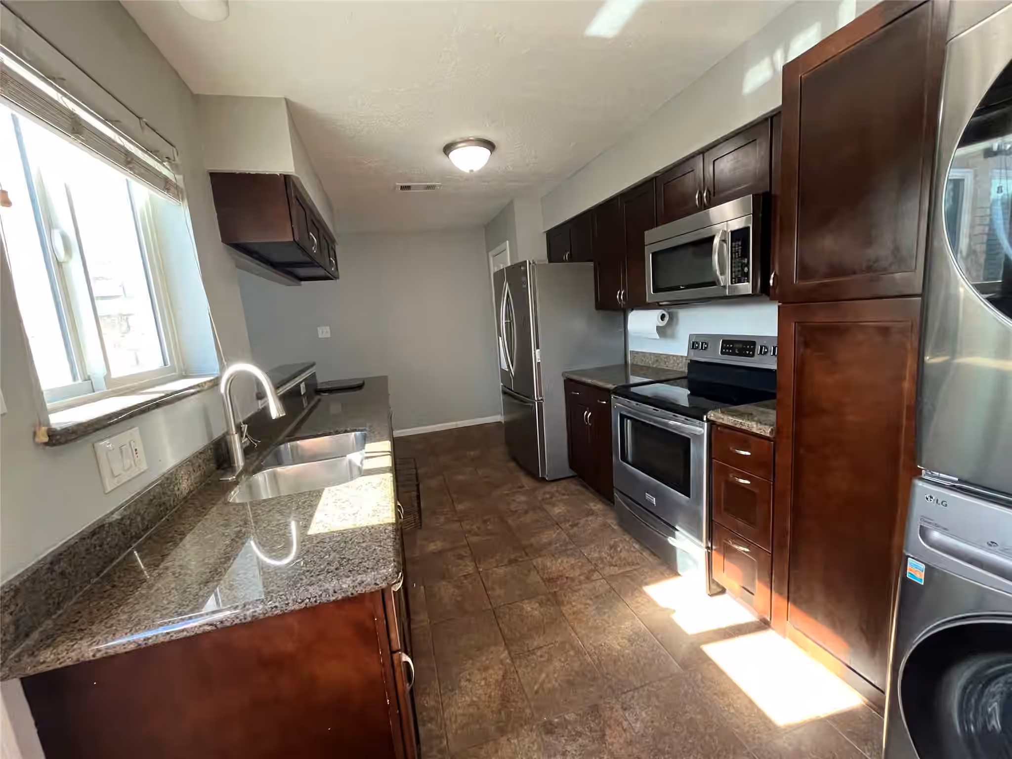 Photo 2 of 6448 Alisa Lane 601, Houston, TX