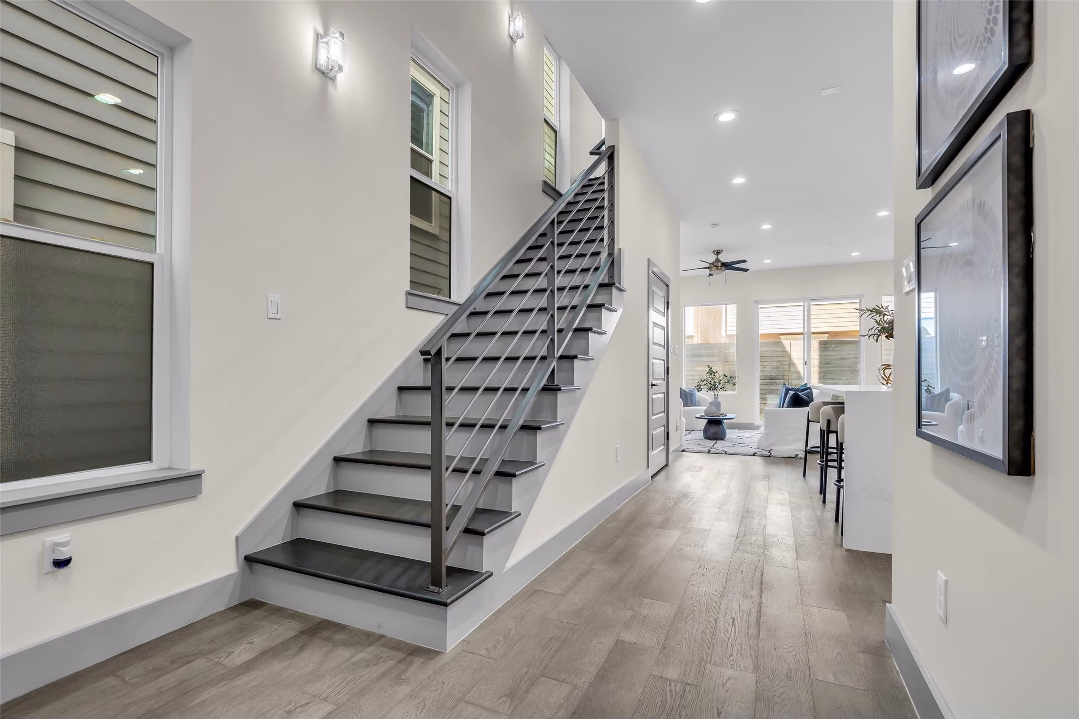 Photo 5 of 1207 E 28th Street, Houston, TX