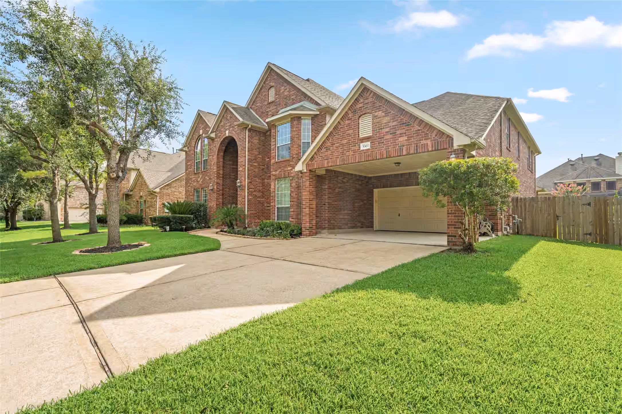 Photo 2 of 5307 Amber Sky Lane, Rosharon, TX