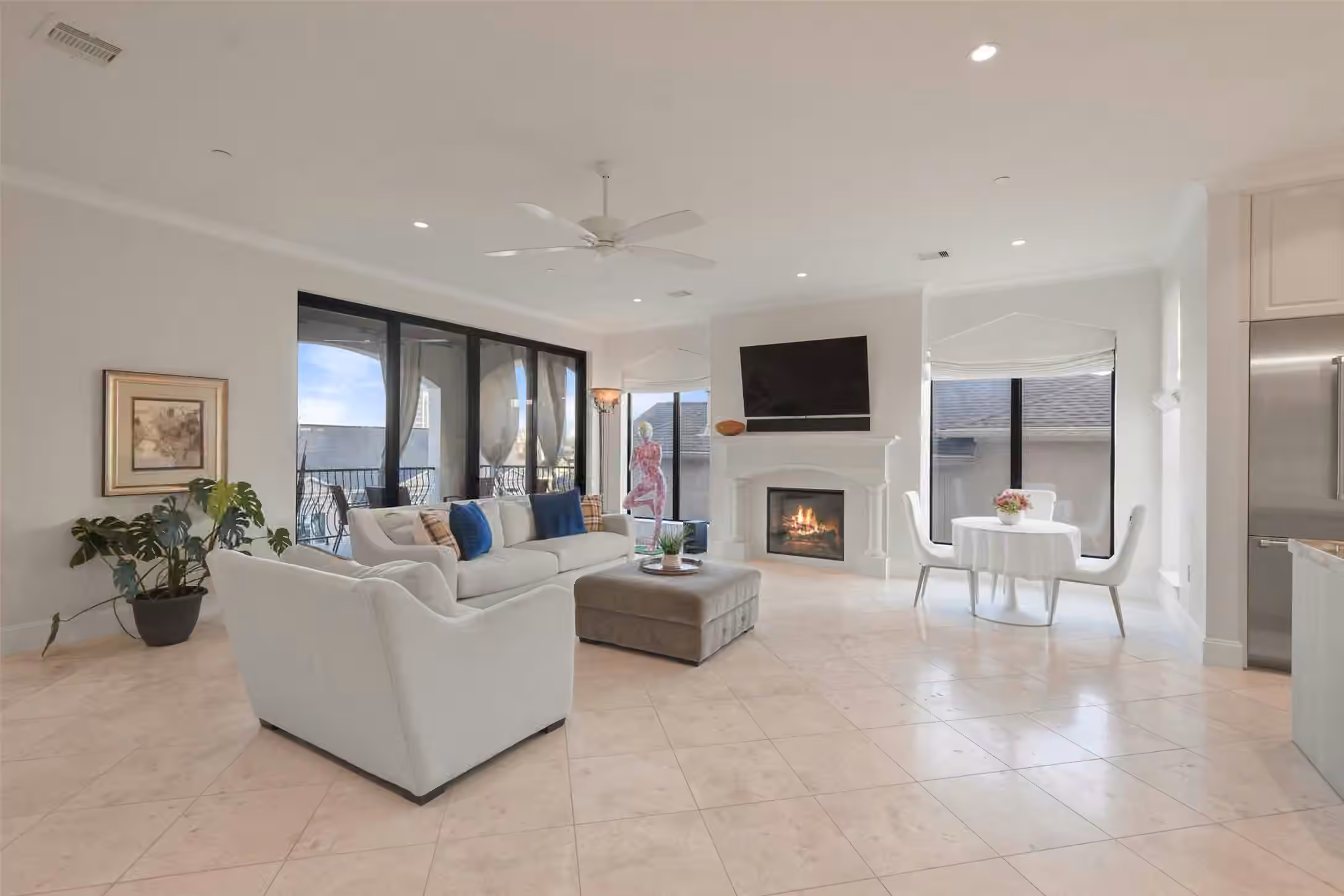 Photo 3 of 2221 Welch Street 401, Houston, TX