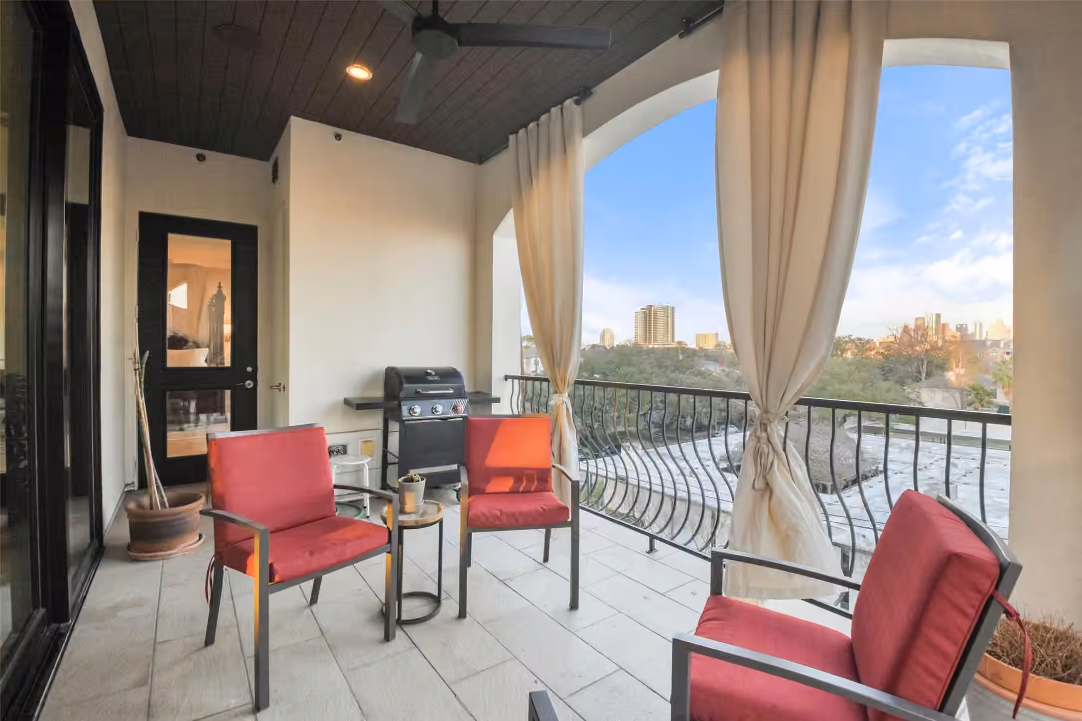 Photo 4 of 2221 Welch Street 401, Houston, TX