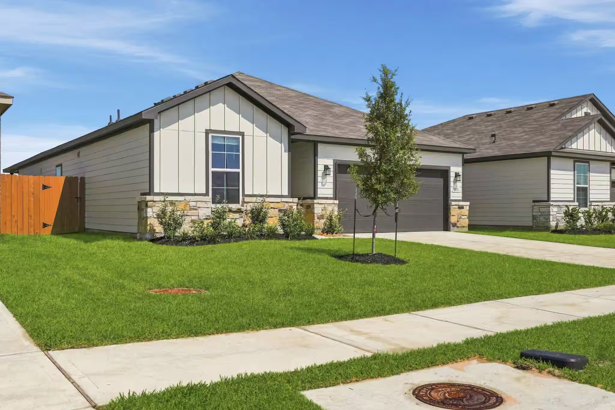 Photo 2 of 2105 Soriah Court, Brookshire, TX