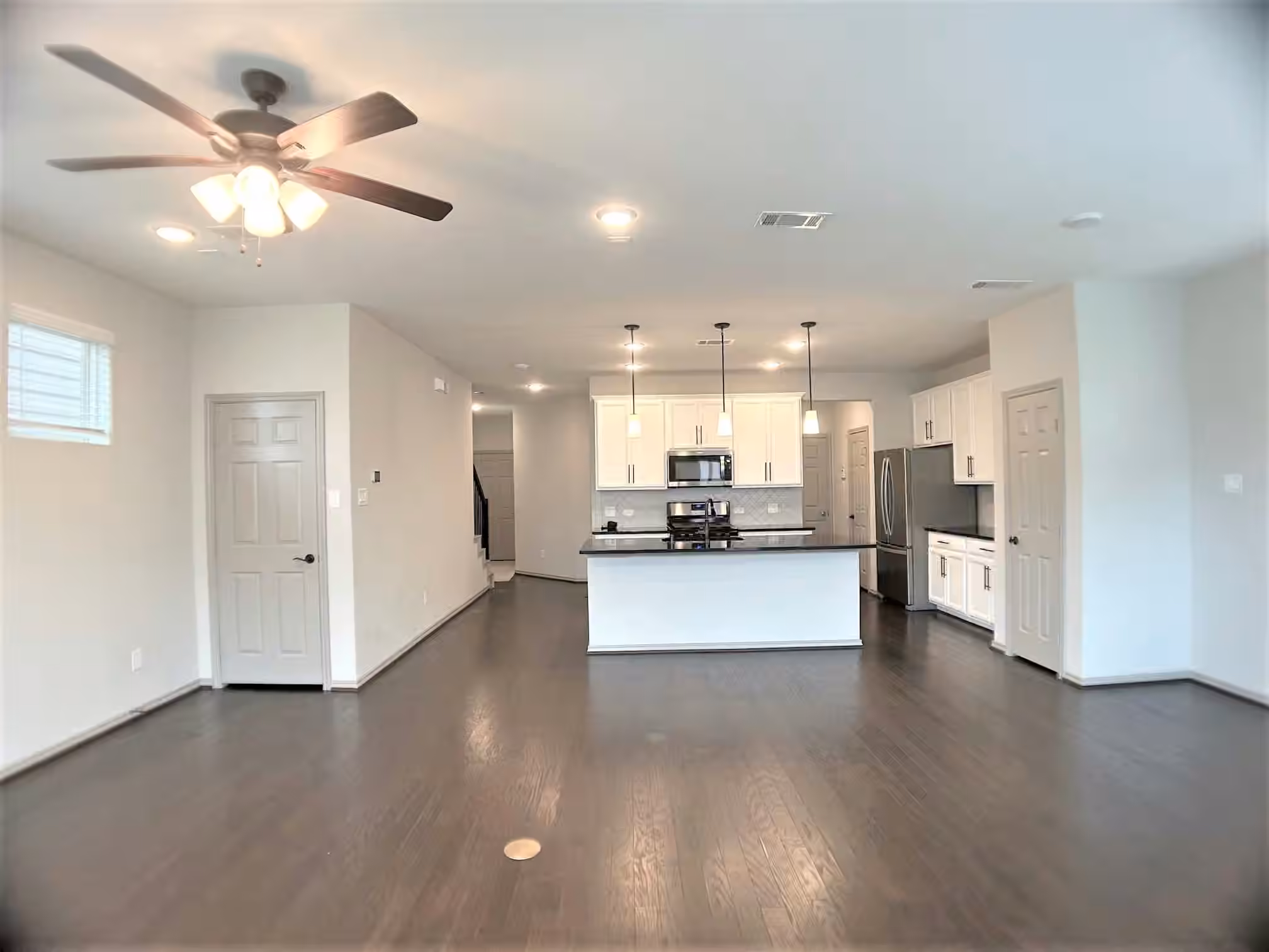 Photo 4 of 8656 Hollyoaks Creek Lane, Houston, TX