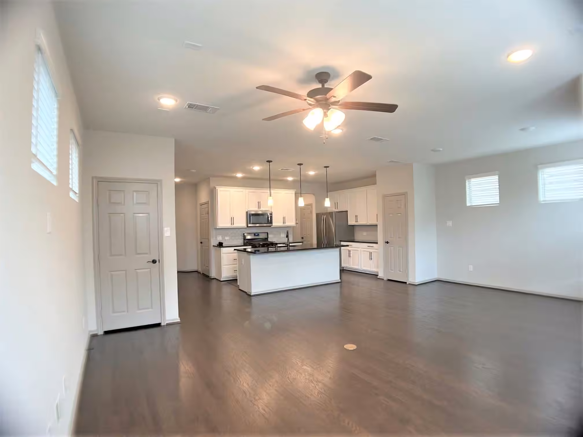 Photo 5 of 8656 Hollyoaks Creek Lane, Houston, TX