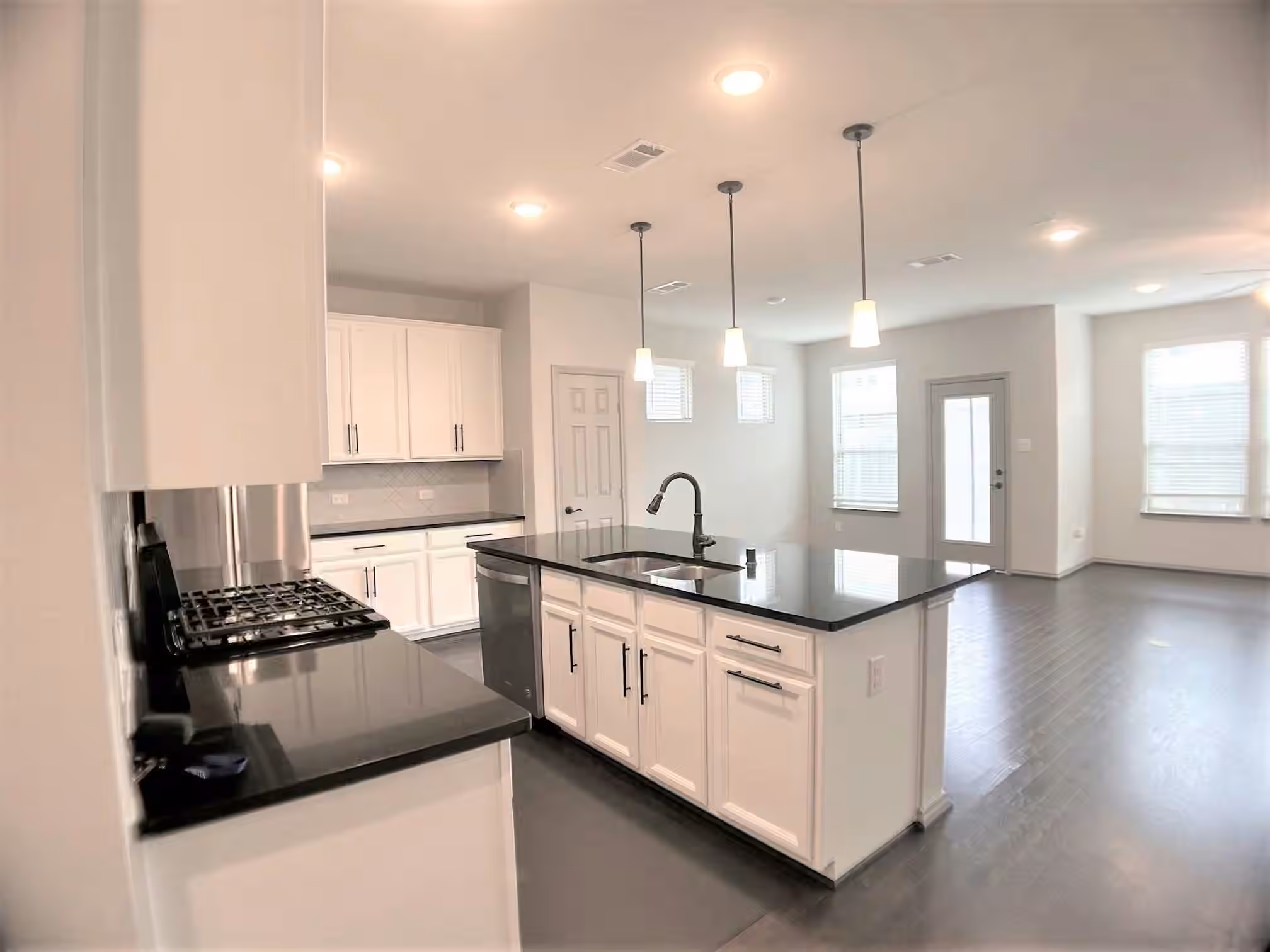 Photo 6 of 8656 Hollyoaks Creek Lane, Houston, TX