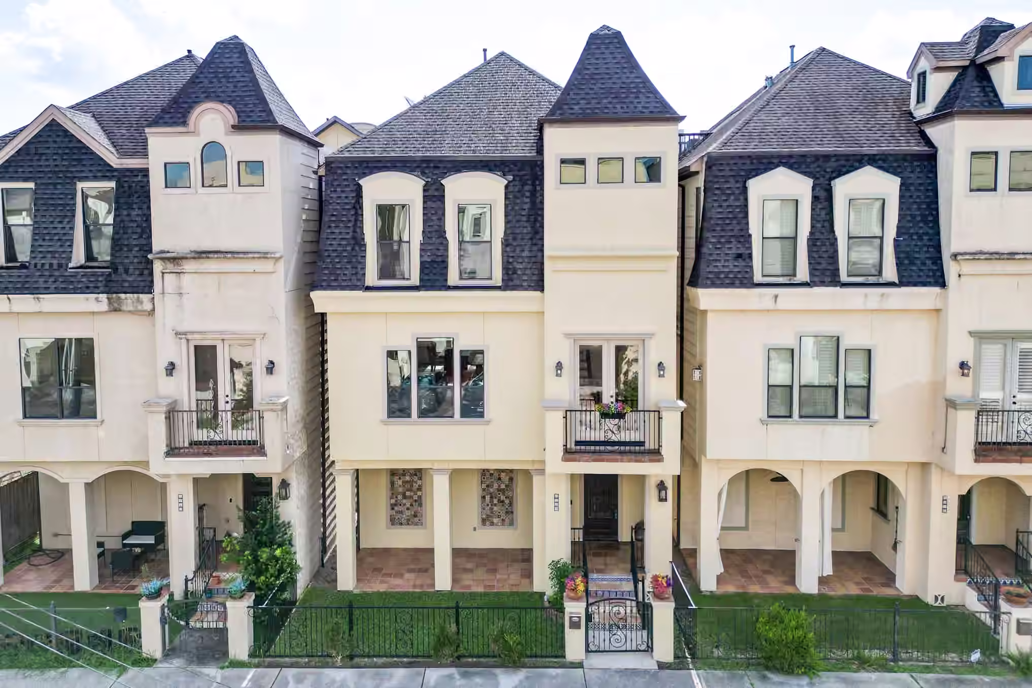 Photo of 2308 Couch Street, Houston, TX