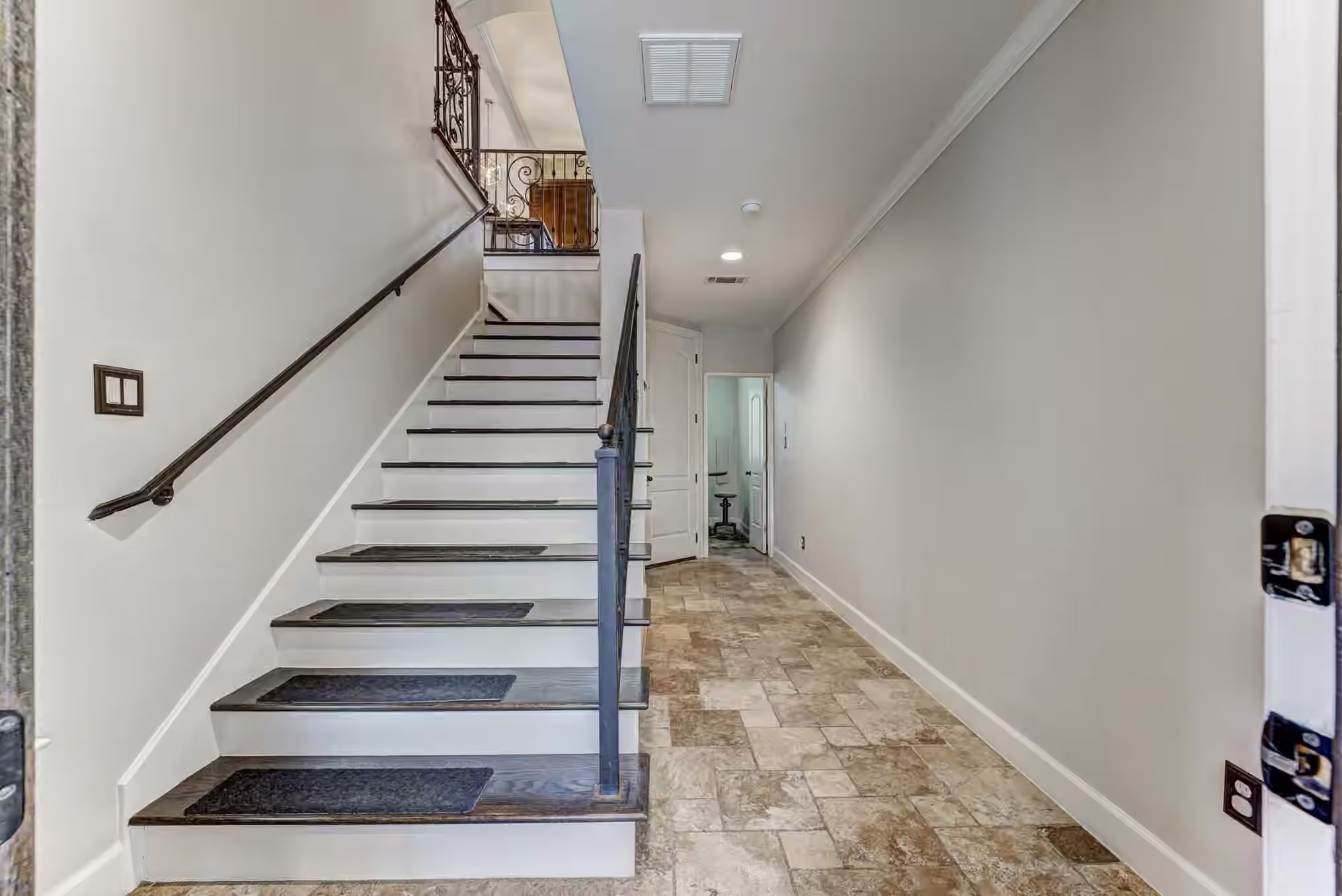 Photo 7 of 2308 Couch Street, Houston, TX