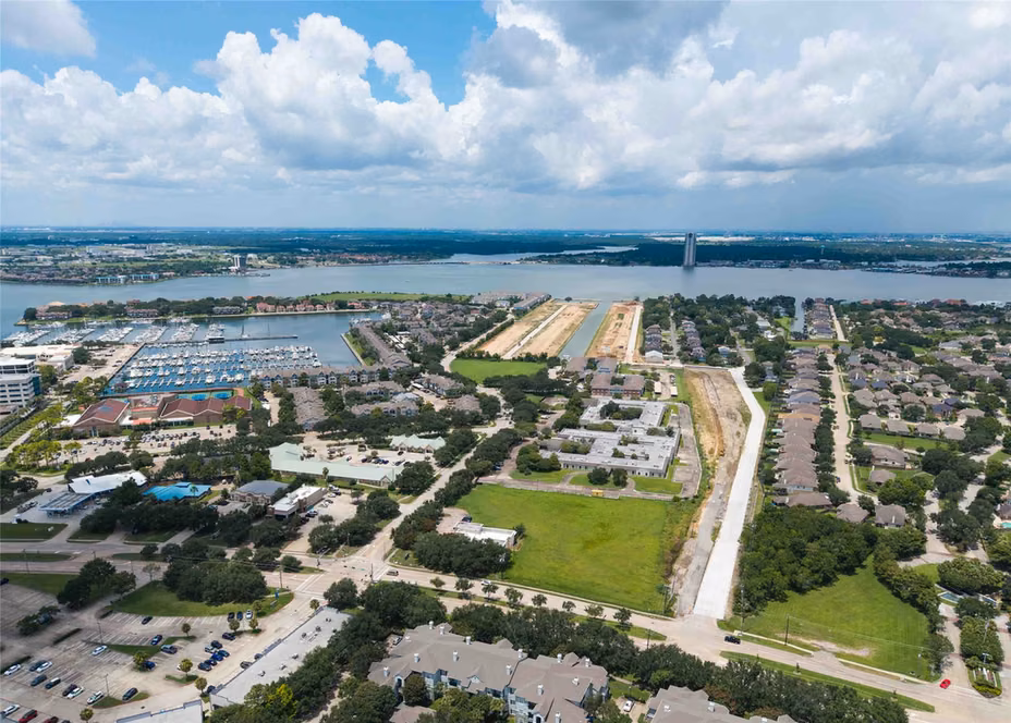 Photo 3 of 309 Seaway Drive, League City, TX