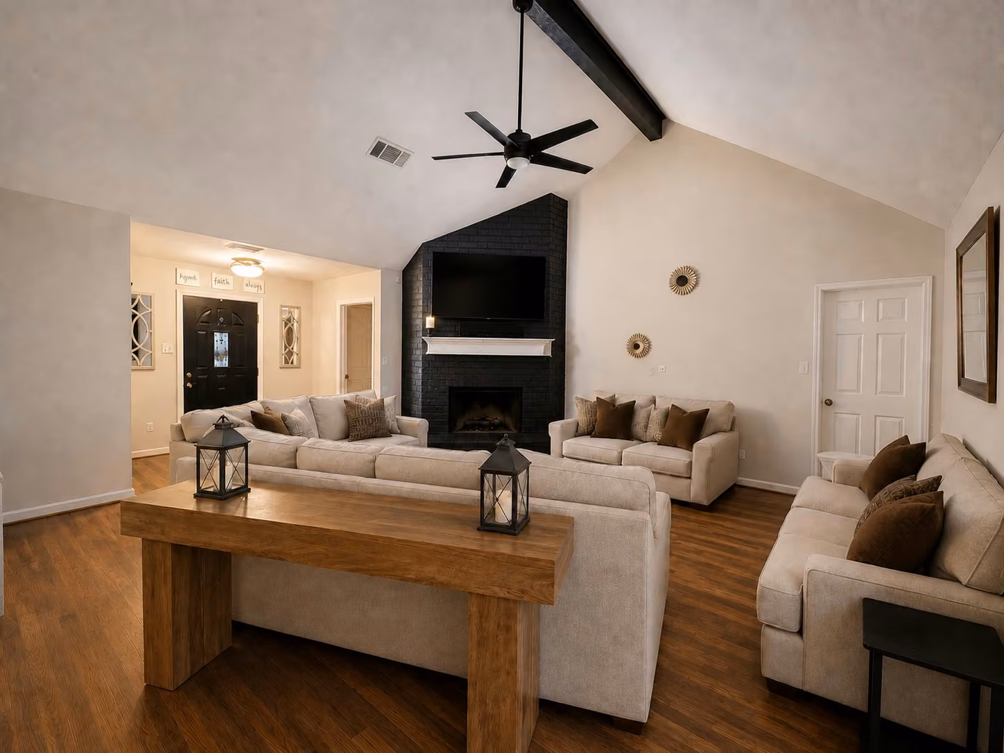 Photo 2 of 1105 E Adoue Street, Alvin, TX