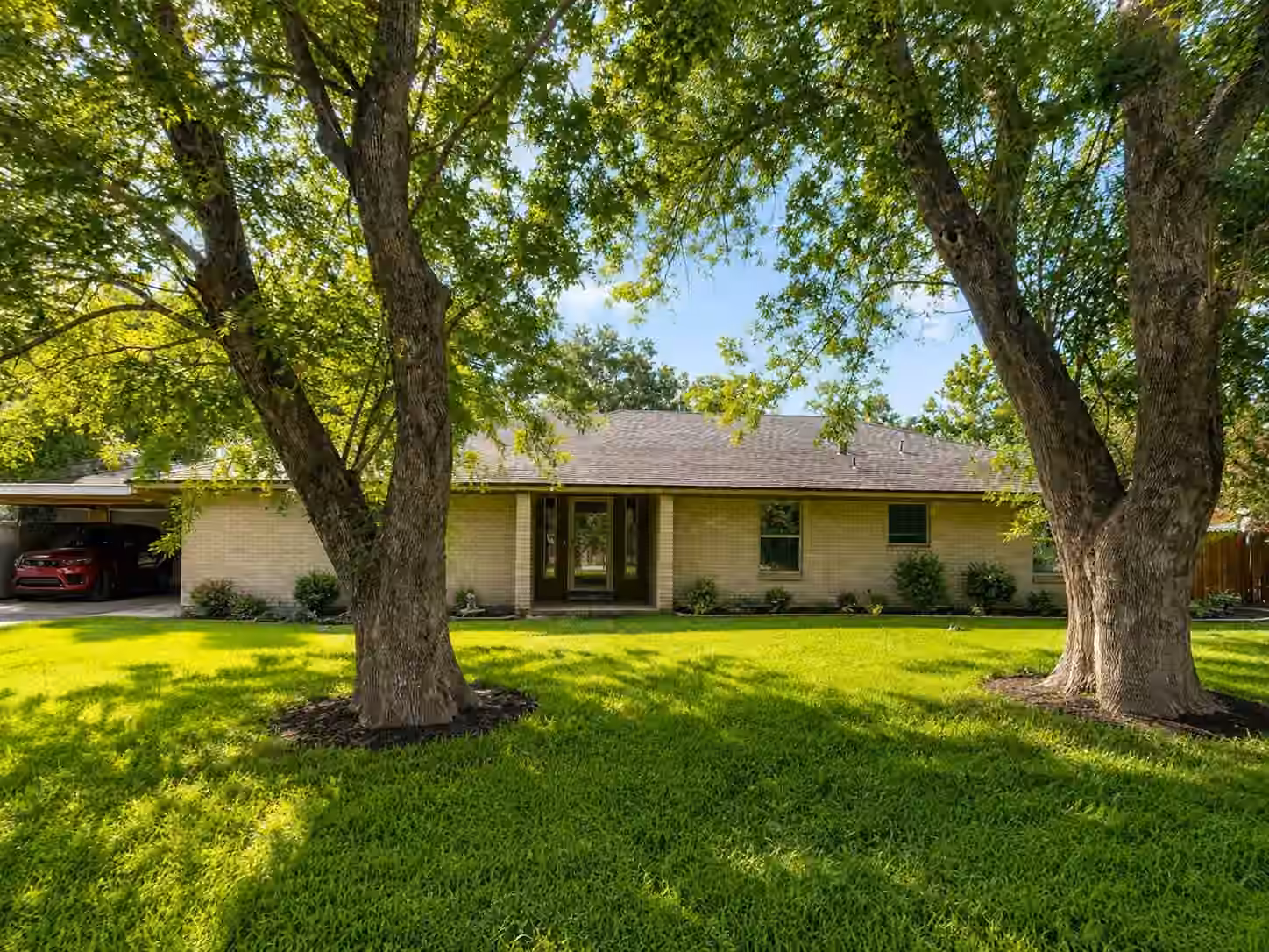 Photo 2 of 2715 Toyah Avenue, Houston, TX