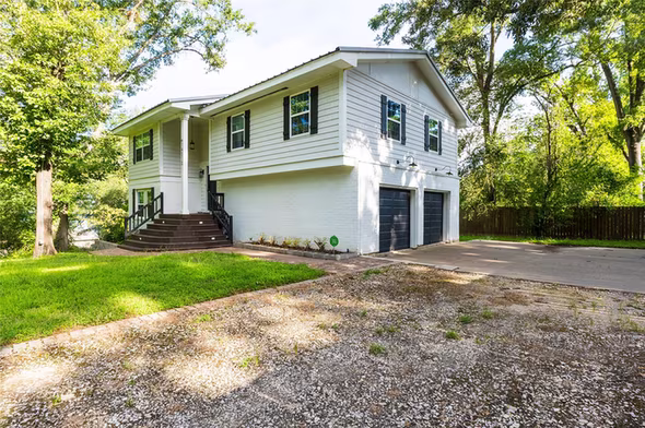 Photo 3 of 14510 Henry Calfee Drive, Willis, TX