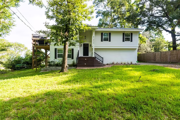 Photo 4 of 14510 Henry Calfee Drive, Willis, TX