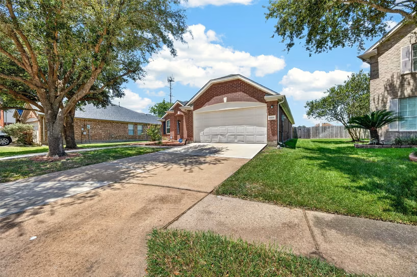 Photo 3 of 14810 Stocklin Court, Sugar Land, TX