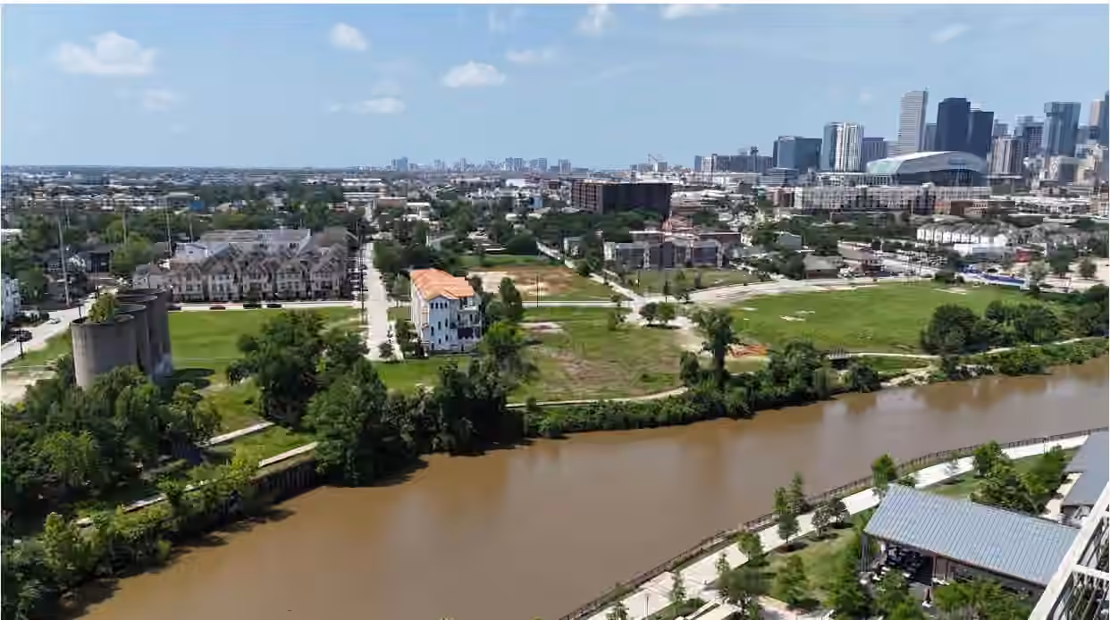 Photo 2 of 625 N Nagle Street, Houston, TX