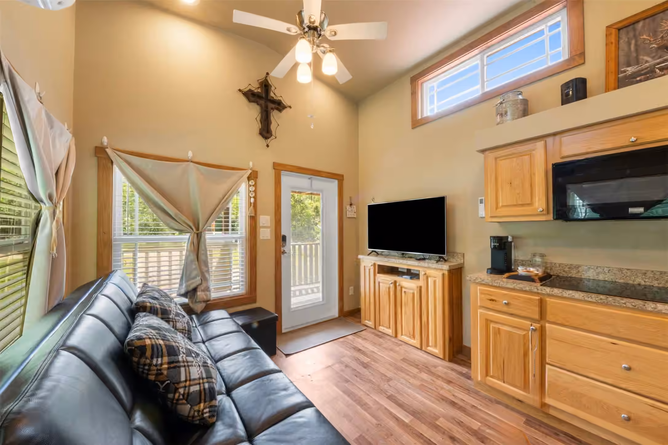 Photo 5 of 62 Park Court, Cleveland, TX