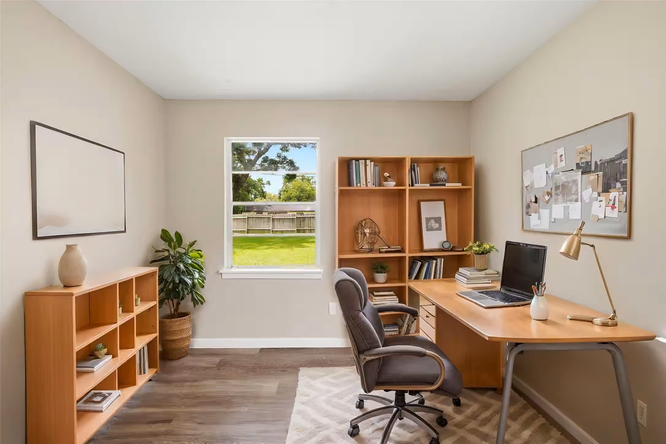 Photo 4 of 7305 Yoe Street, Houston, TX