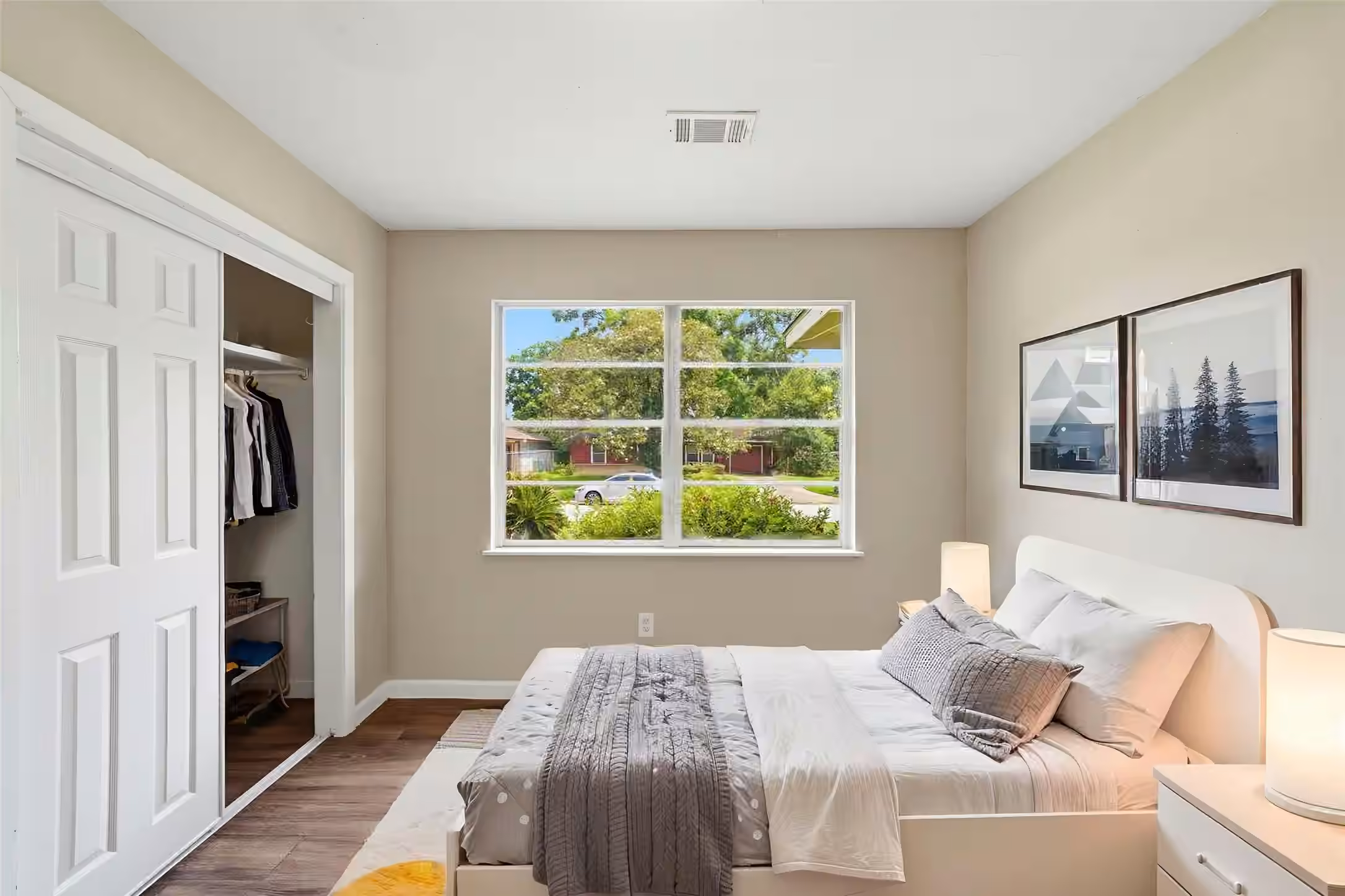 Photo 5 of 7305 Yoe Street, Houston, TX