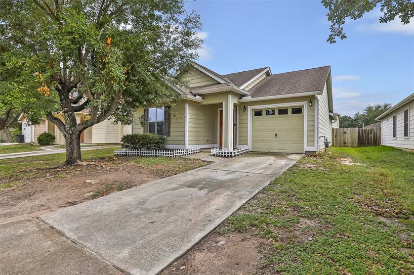 Photo 3 of 8138 Chancewood Lane, Humble, TX