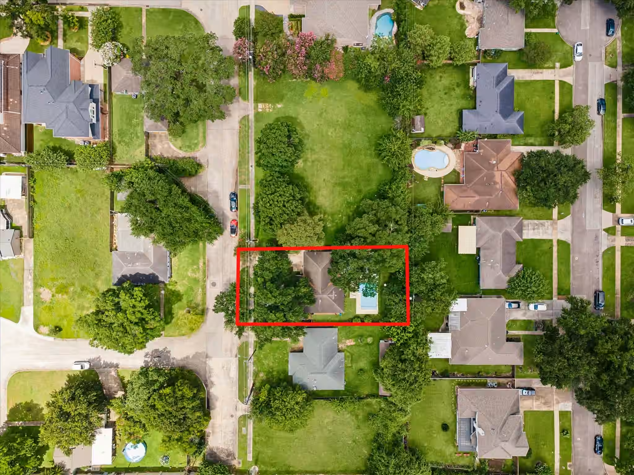 Photo 2 of 4712 Glenmont Street, Bellaire, TX