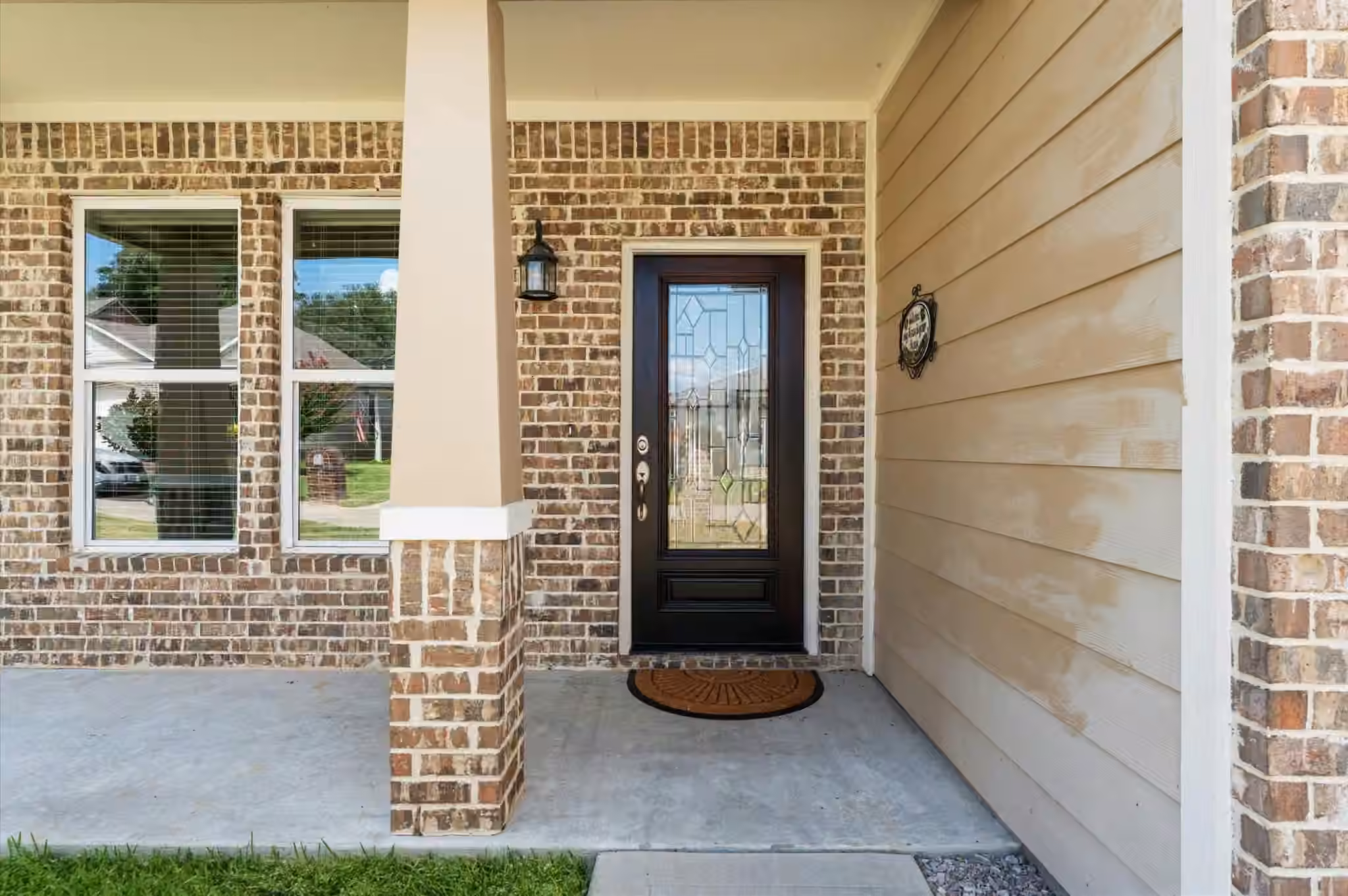 Photo 4 of 146 Snug Harbor Drive, Montgomery, TX