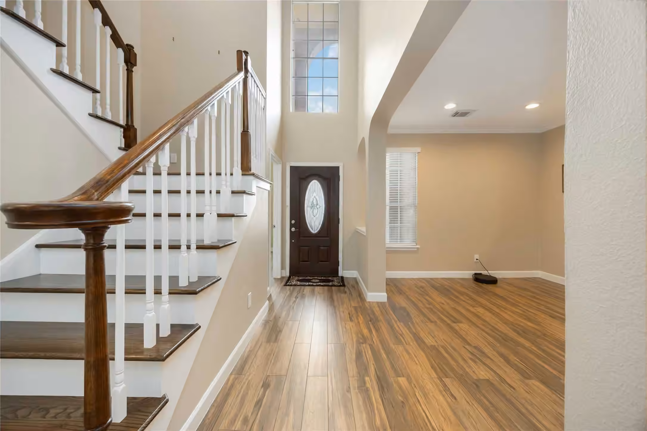 Photo 4 of 5498 Appleblossom Lane, Friendswood, TX
