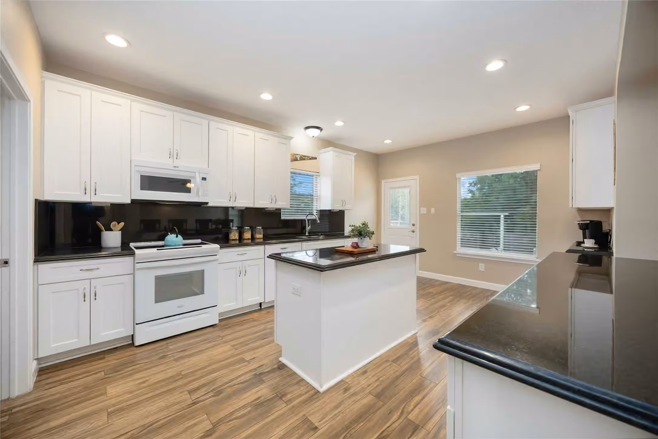 Photo 7 of 5498 Appleblossom Lane, Friendswood, TX