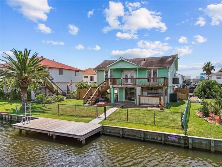 Photo 2 of 868 Bonita Street, Bayou Vista, TX