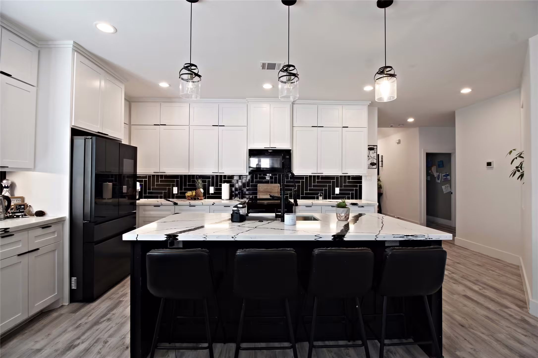 Photo 5 of 1118 N Shepherd Drive, Baytown, TX