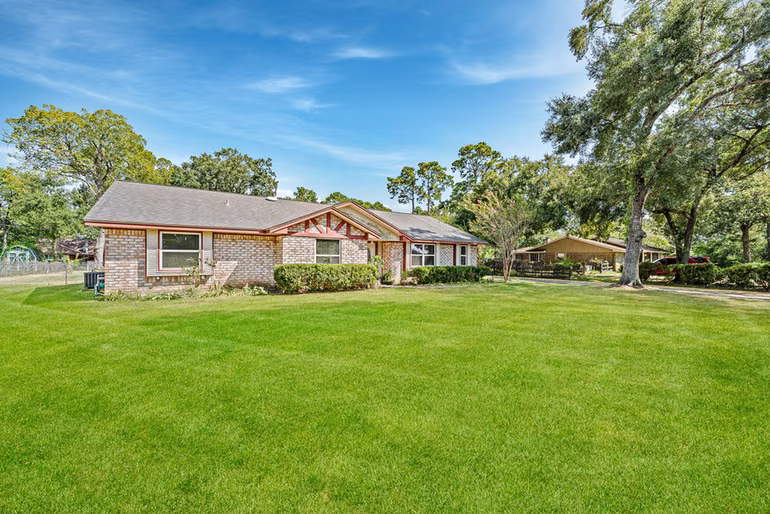 Photo 3 of 12715 Oakfield Drive, Cypress, TX